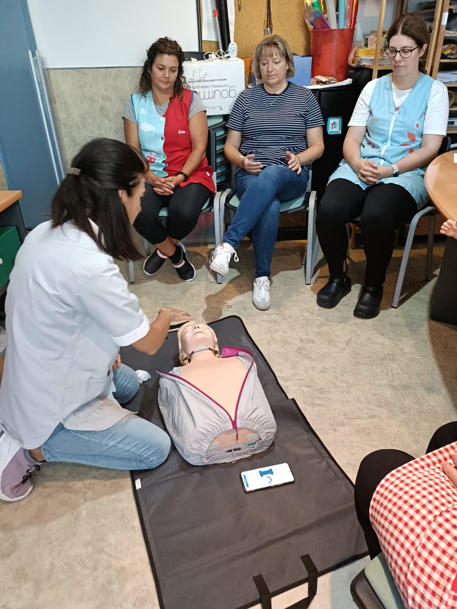 Y ayer nuevamente, las enfermeras del Centro de Salud de #Buñuel repitieron su curso de actuación ante atragantamiento y RCP básica
Esta vez la formación se dirigió a las trabajadoras de la Escuela Infantil Pública de #Buñuel
 #areasaludtudela