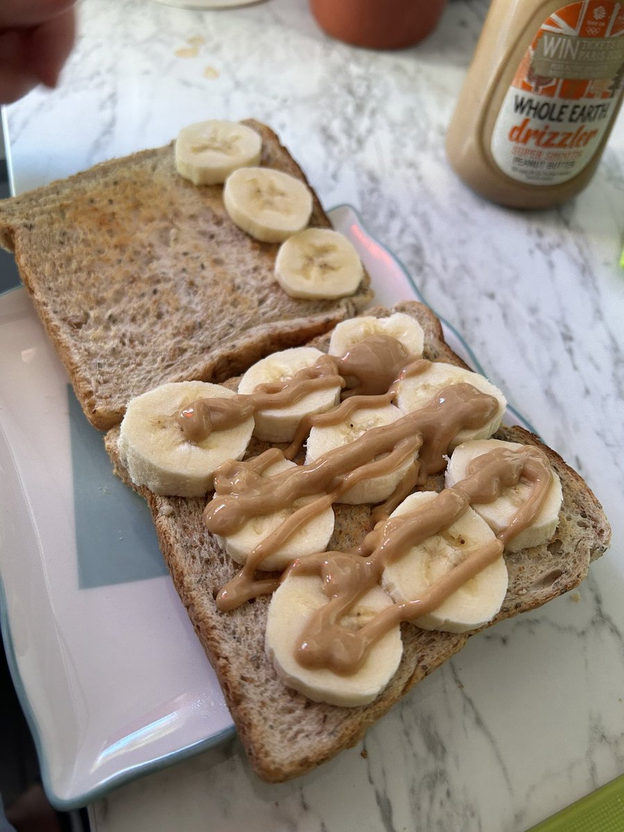 Banana &amp; peanut butter on toast, how do you eats yours?