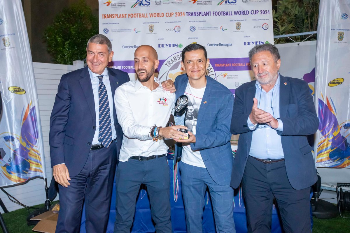 1°Copa Mundial de Trasplantados⚽️que se celebró en Cervia (Italia)🇮🇹

deporteytrasplanteespana.com/1a-copa-mundia…
Nuestro Compañero Juan José Fernández 🇪🇸, ha sido nombrado Mejor portero del Campeonato
Grande Carabias !!
#transplantfootballworldcup #tfwc2024 #ONT_esp #trasplante #DonaÓrganos
<a href="/rfef/">RFEF</a>