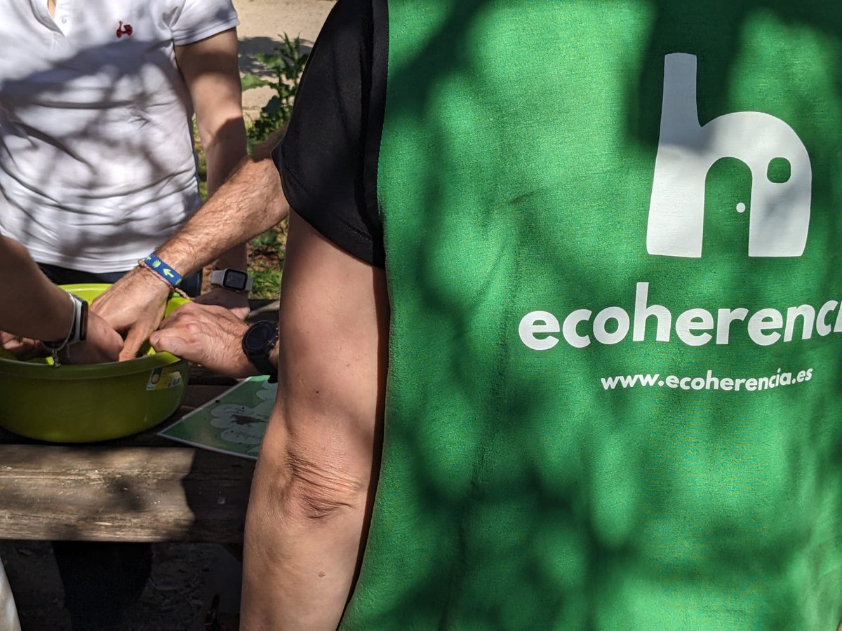 ¡Manos a la tierra! Centinelas en edad escolar y enseñantes pueden beneficiarse del programa #Centinelasenacción, formacción sostenible para hacer frente a los desafíos climáticos que tenemos por delante.
Si quieres saber más, escríbenos a info@ecoherencia.es