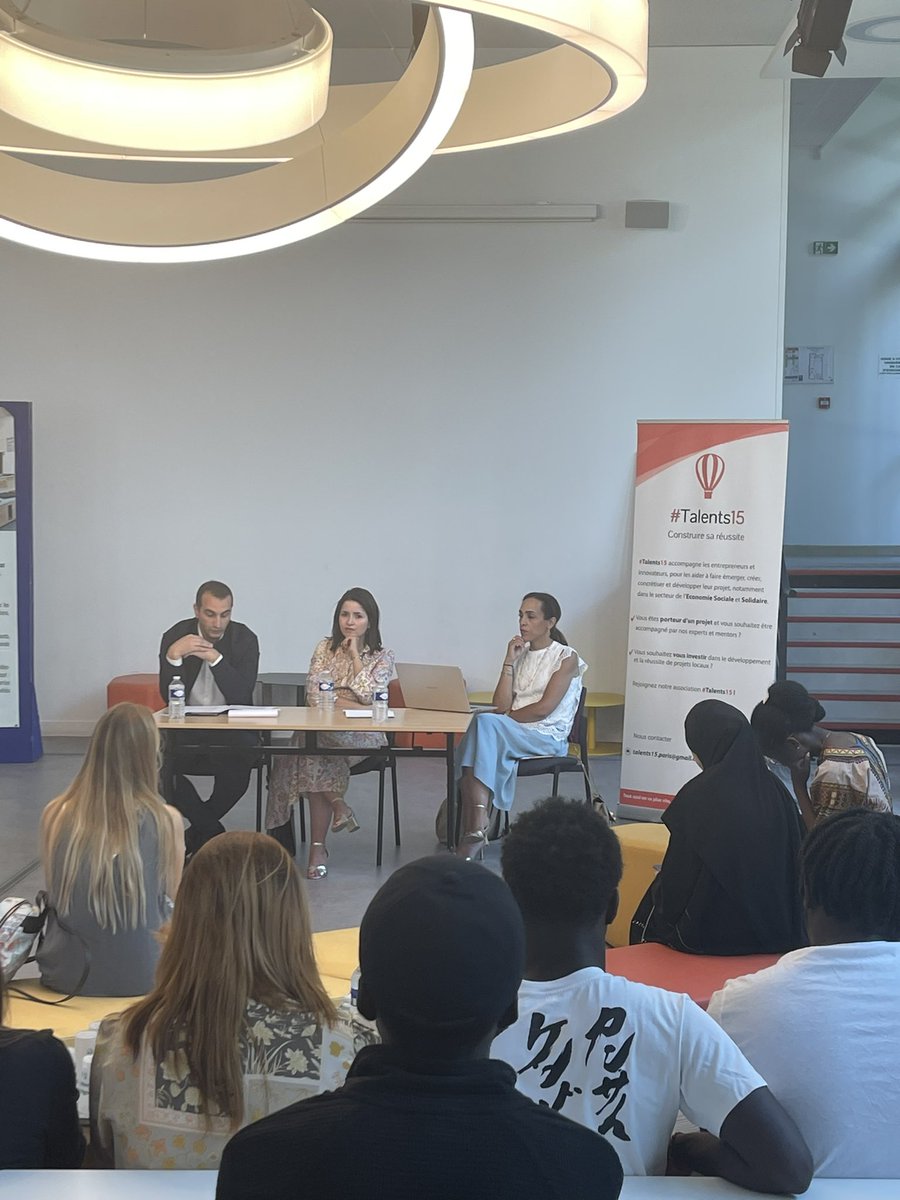 nesrineparis's tweet image. Nous avons été ravis d’organiser un atelier « comment créer son entreprise « au profit des jeunes de Paris 15 et notamment des QPV,nos partenaire @LaBonneEquipeFR et la mission locale.
Merci à nos avocats et notre spe RH,à Farid responsable du tiers lieu pr l’accueil.
#Talents15