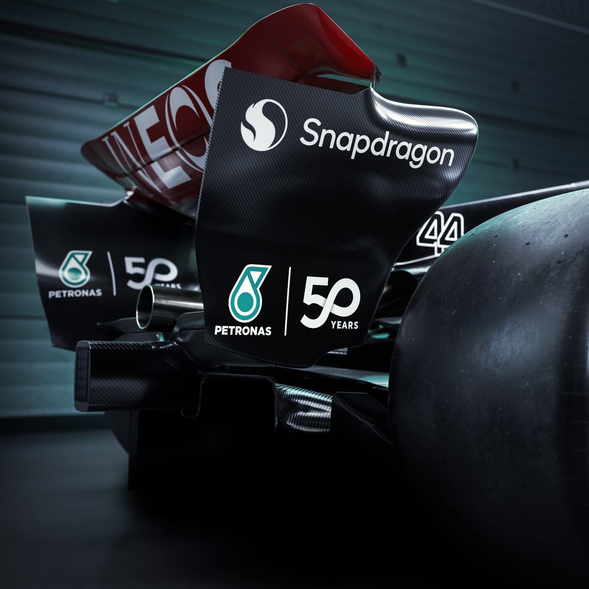 GPFansNL's tweet photo. Dit is de speciale livery waar het team van Mercedes het aankomende raceweekend in Singapore mee gaat aanvangen! https://t.co/hsfFSMbod6