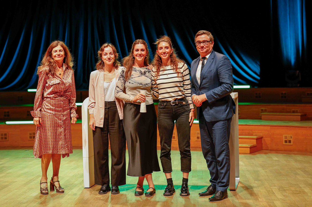 ENTR en (@entr_en) on Twitter photo Three French ENTR journalists <a href="/elliesofar/">Elena Pompei</a> <a href="/malvinaraud/">Malvina Raud</a> and @Jade_brdg have been awarded the Franco-German Journalism Price in the category "Young Talents" for their Youtube series "Growing up in Europe". Congratulations! 🎉
Watch the series here: youtube.com/playlist?list=… Three French ENTR journalists <a href="/elliesofar/">Elena Pompei</a> <a href="/malvinaraud/">Malvina Raud</a> and @Jade_brdg have been awarded the Franco-German Journalism Price in the category "Young Talents" for their Youtube series "Growing up in Europe". Congratulations! 🎉
Watch the series here: youtube.com/playlist?list=…