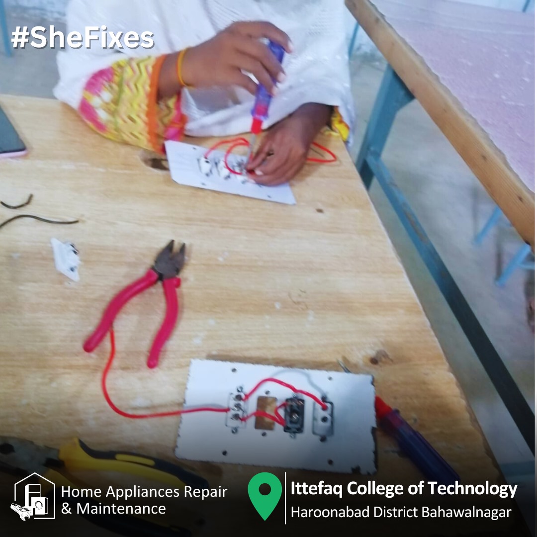 NAVTTCOfficial's tweet photo. Glimpse from Ittefaq College of Technology in Haroonabad, where classes in Home Appliances Repair and Maintenance, as well as Mobile Phone Repair, are taking place under the #SheFixes program.
#NAVTTC #SheFixes #womenempowement #navttcinitiatives #Pakistan https://t.co/bec275SzN4