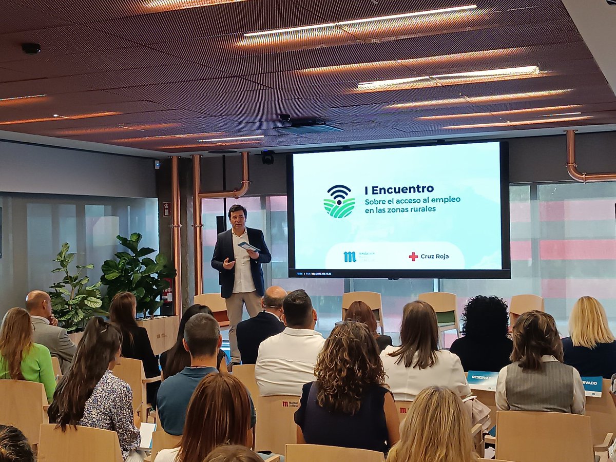 Proyecto Arraigo (@parraigo) on Twitter photo 🎯 Hoy estamos en el I Encuentro sobre acceso al empleo en el mundo rural, de la mano de <a href="/FMahouSanMiguel/">Fundación Mahou San Miguel</a>. 🎯 Hoy estamos en el I Encuentro sobre acceso al empleo en el mundo rural, de la mano de <a href="/FMahouSanMiguel/">Fundación Mahou San Miguel</a>.