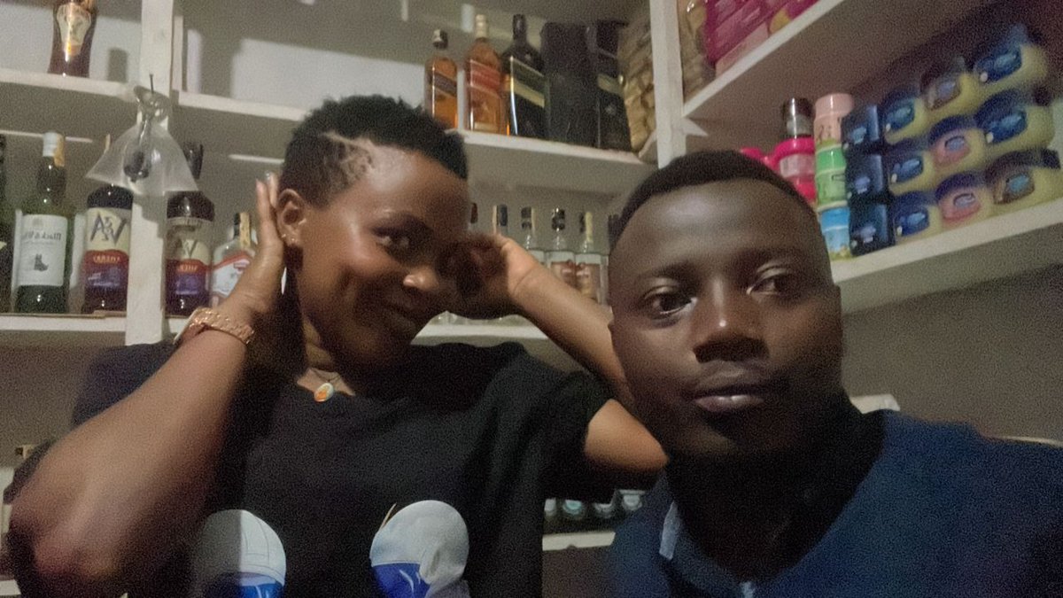 The guy focused on the camera, he didn't realize the a beautiful thing behind him.
He is like his cohort, #Bampata that doesn't care about winning.
No wonder why he is single.
<a href="/isaac_izackbg/">Isaac Mugume</a> <a href="/MushangaLeague/">MUSHANGA LEAGUE FOUNDATION</a> <a href="/KarereFc/">BACK TO BACK CHAMPIONS OF ML</a> <a href="/Akadongofc/">Sc AKADONGO ✨</a>