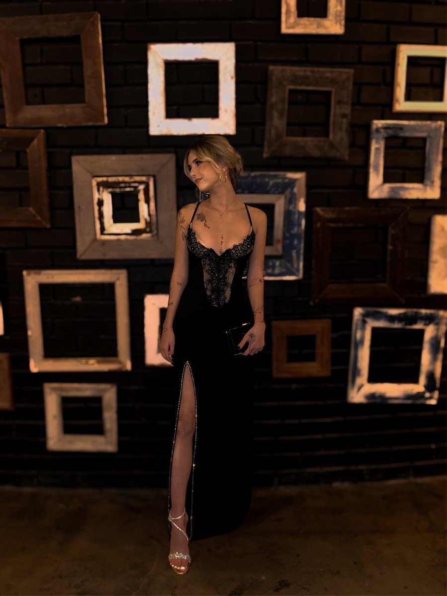 KayLay tweet media