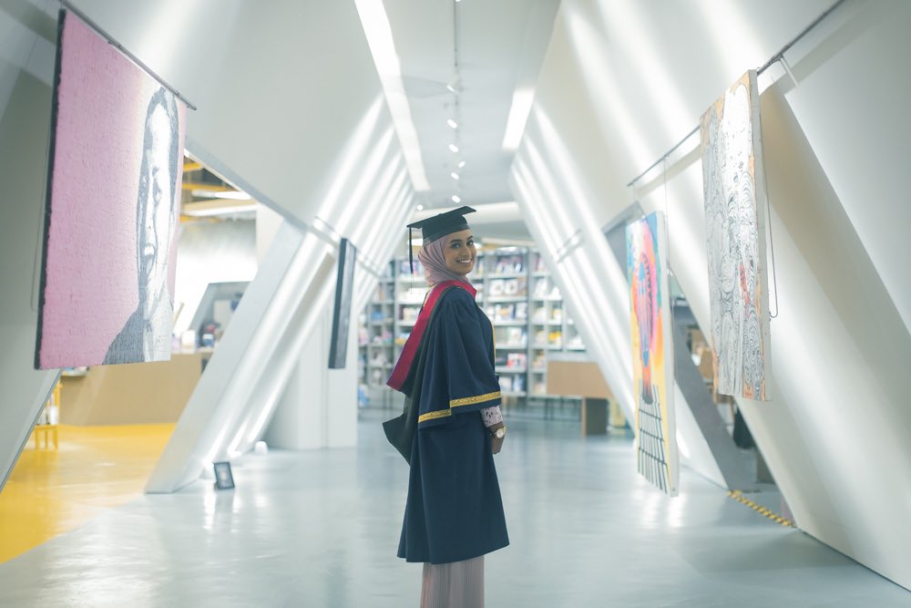 na1ms_'s tweet image. #unisel bestari jaya punya bakal graduan. Saya free sidang pagi pada 21/9. Anyone nak hire hit me up!