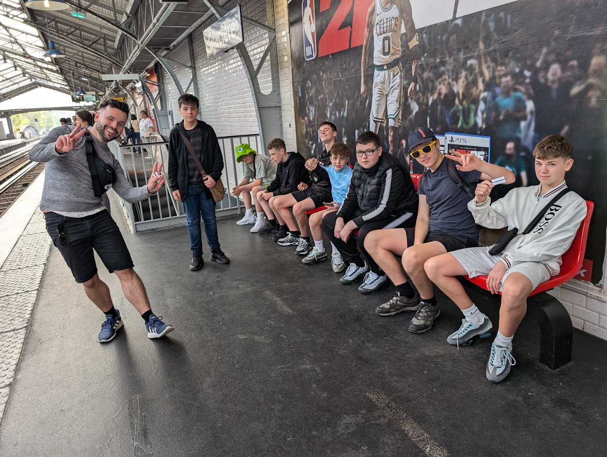 PARDI 2024 UPDATE: Everyone is having a fantastic time! Our Tour of the Parisian sights has begun at Bastille. Pupils are enjoying using the metro system. <a href="/PortGlasgowHS/">Port Glasgow HS</a> <a href="/SupremeToursUK/">Supreme Tours Ltd.</a>