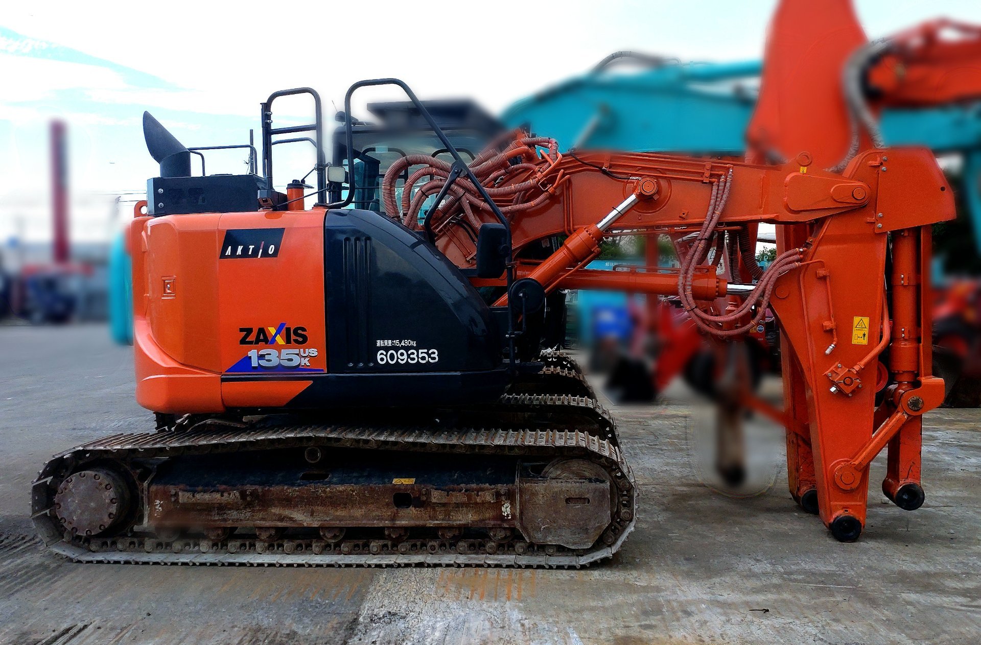 Hitachi ZX130 tracked excavator for sale, used Hitachi ZX130