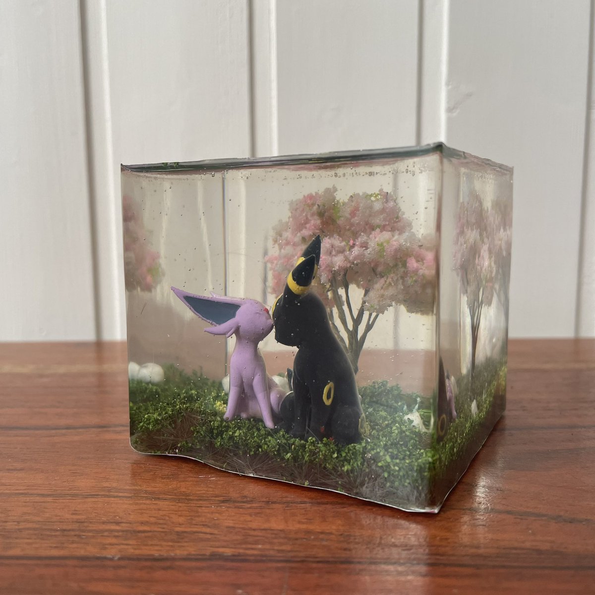 The88Studios's tweet image. What’s your favourite eeveelution?

#pokemon #art #umbreon #espion #eevie #diorama
