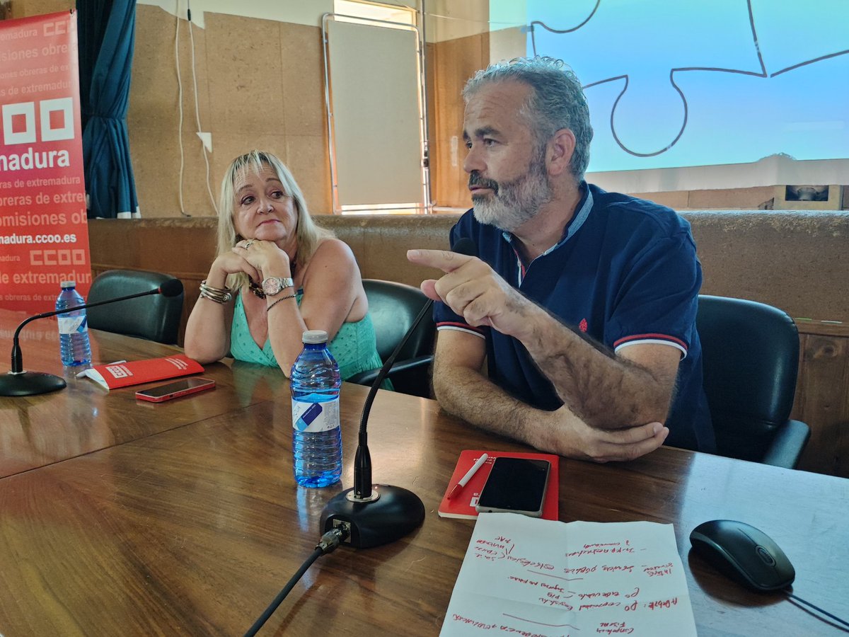 ccoo_ext's tweet photo. "Las políticas públicas, concertadas con los agentes sociales, son claves para reducir la desigualdad"

Enrique Martín, de la Secretaría de Políticas Públicas y Protección Social de @CCOO, reclama el refuerzo servicios y prestaciones públicas para avanzar en la igualdad social https://t.co/MB79eRHzHt