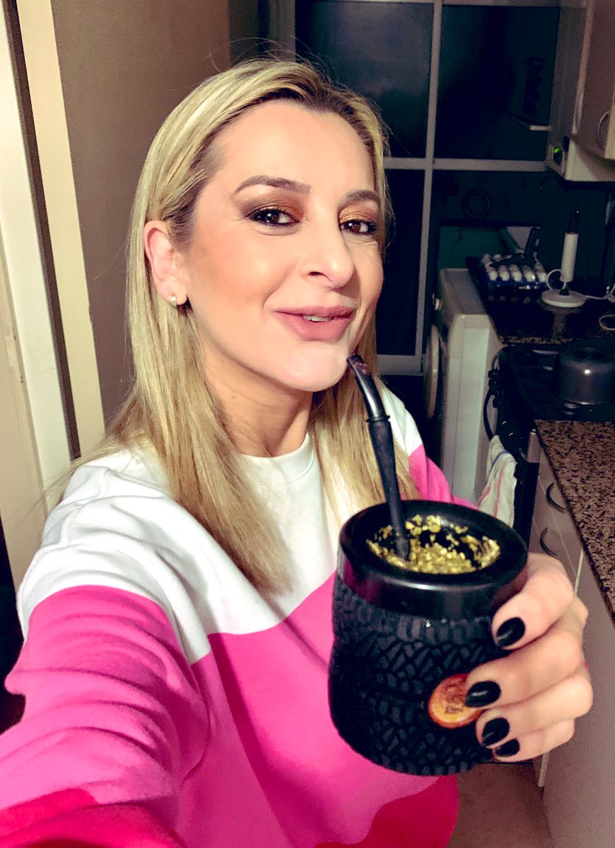 Buen díííííaaa y buen miércoles para cada uno de nosotros!

Mitad de semana!! 💪🏻