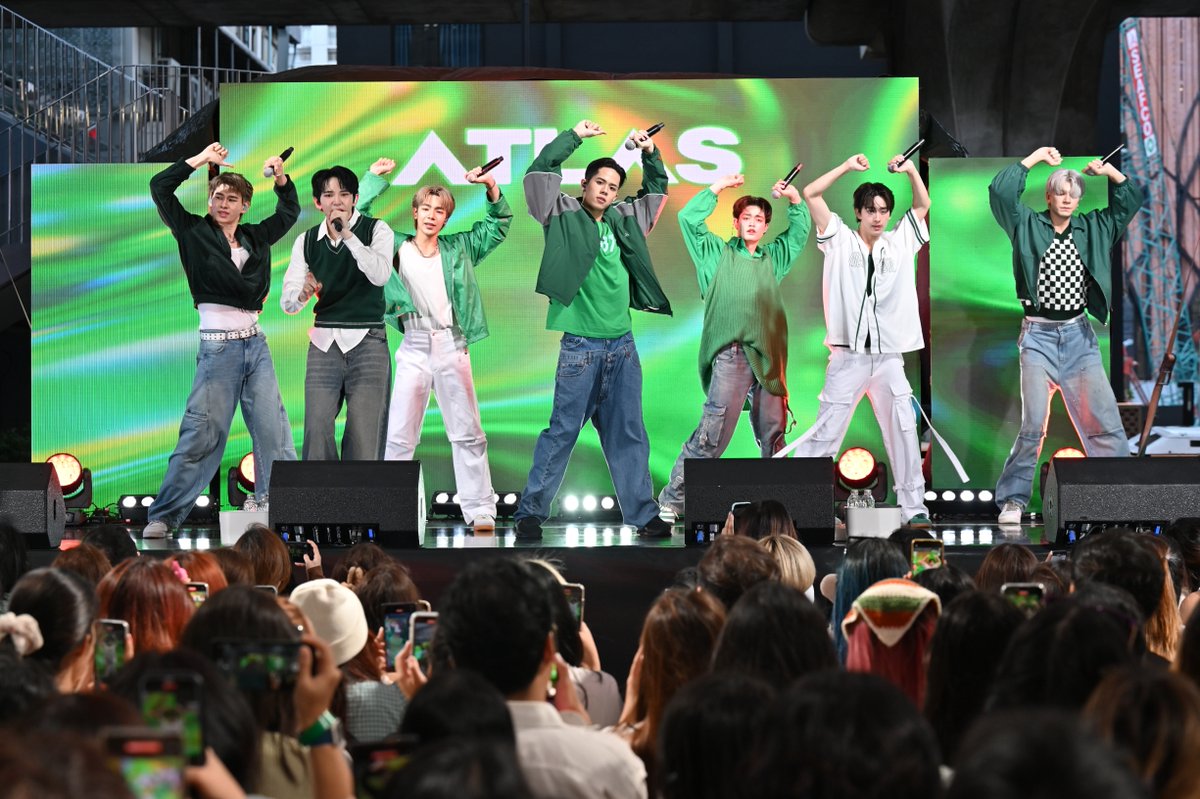 entknews's tweet photo. #ATLASth มาดับเบิ้ลความฟันกับ Fluocaril ในงาน #FluocarilFunFest แชร์เคล็ดลับการดูแลสุขภาพฟันเพื่อให้สนุกกับชีวิตได้เต็มที่ พร้อมจัดเต็มเพอร์ฟอร์แมนซ์ในมินิคอนเสิร์ตสุดฟัน! #FluocarilxATLAS #FluocarilThailand #ATLAS_th 
👉https://t.co/kGv3QvZuyX💫#entknews https://t.co/pYc0d3RrpH