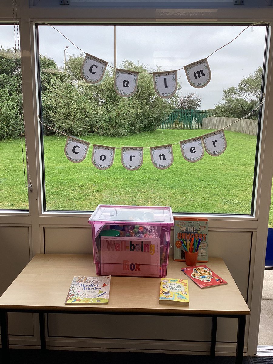 greenleasps's tweet image. Years 5 and 6 are enjoying being in their new classrooms, all set up and ready for a wonderful year. #readingarea #calmcorner