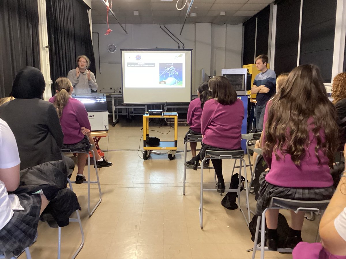 #BGSYear10 enjoying activities at the #PhysicsatWork exhibition at the Cavendish Laboratory ⁦<a href="/Cambridge_Uni/">Cambridge University</a>⁩ #BGSBOLD yesterday.