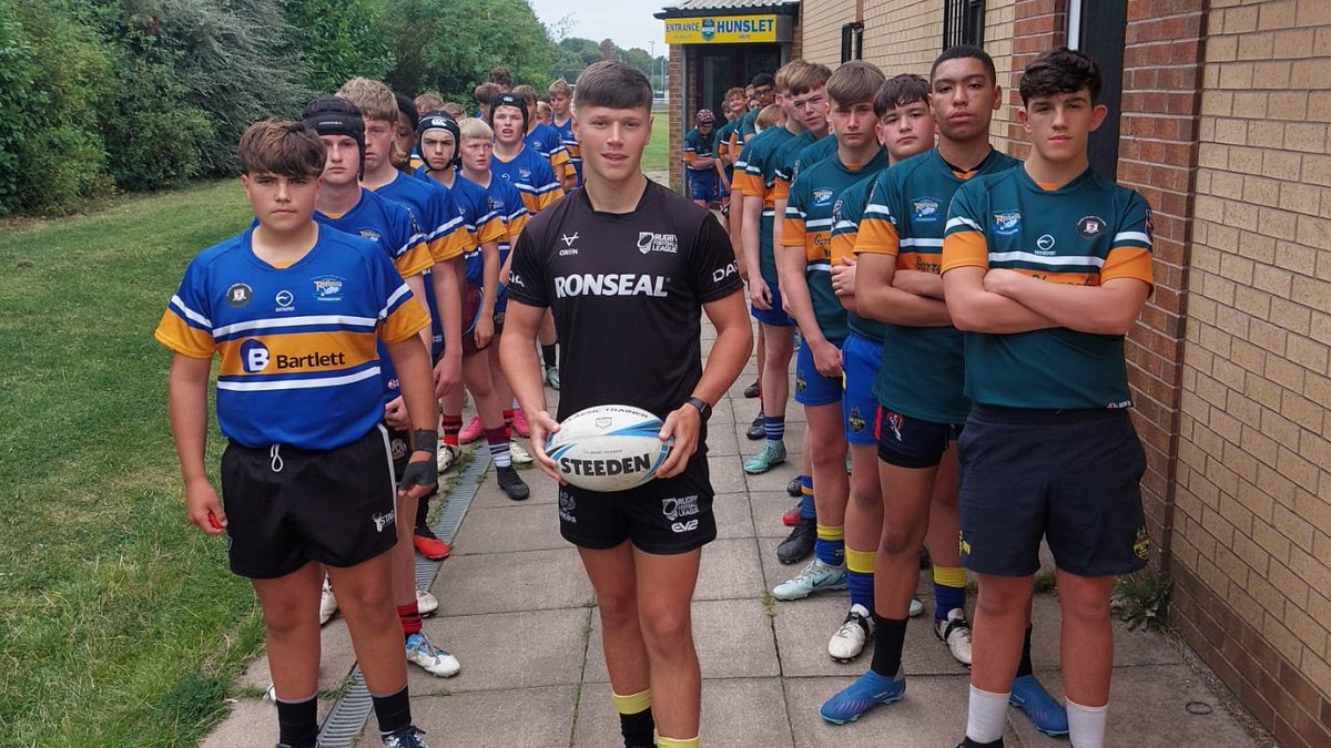 The North vs South Player Development Series in Leeds has continued to expand this year, offering pathways for over 250 young Rugby League players, and support for 20 Community Club Coaches!🏉

Read the full story here 👉 bit.ly/3MPniGU