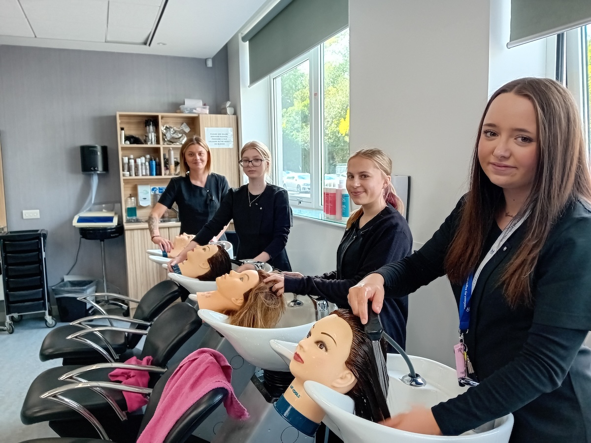 BordersCollege's tweet image. It&apos;s great to see the College campuses buzzing again and our students settling well into their studies. 😀

Here are a few snaps of some excellent learning activities taking place around the Galashiels campus. 👌

#ChooseCollege #StudentLearning