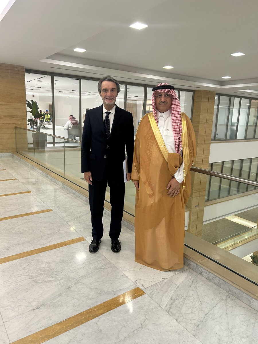 Very constructive meeting today between President of Lombardy region Fontana and Saudi Minister of  Education H.E. Abdullah Albayan. 
Taking stock of the results of the roundtable featuring 🇮🇹 and 🇸🇦 Universities and exploring new partnerships for innovation and research.

🇮🇹🤝🇸🇦
