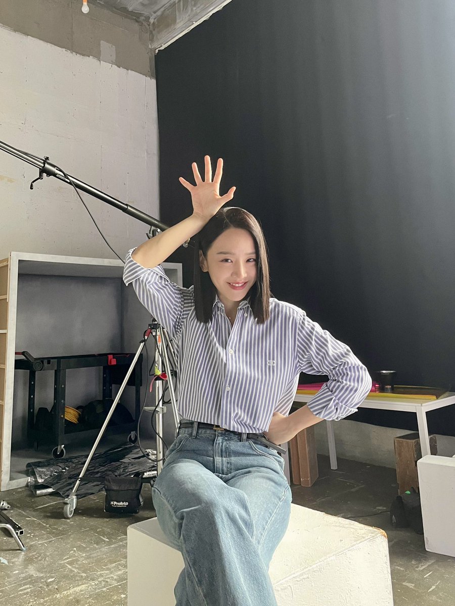 [📸] #데일리엔캠 

<나의 해리에게> 은호&amp;혜리 만나기 D-5!
혜선 배우와 D-day까지 함께 기다릴 사람🙌

#신혜선 #Shinhaesun #나의해리에게 #주은호 #주혜리