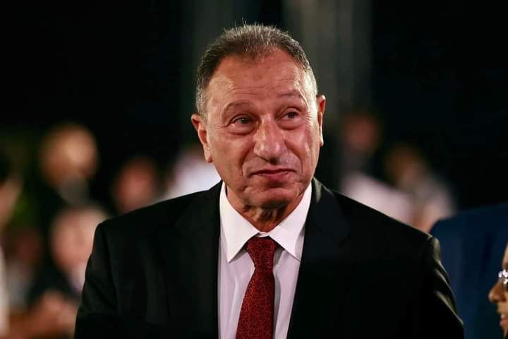 <a href="/saiedahly/">Mohammed saied</a> الاسطوره محمود الخطيب رايح الاجتماع بنفسه بيبو اكبر من أنه يقعد مع العالم دي  .. عندما يحضر رئيس جمهورية الاهلي العظمي فلا قيمة لاحد بعده 🦅 
رابطة الأندية تتشرف بحضور الاسطوره كابتن محمود الخطيب 🦅❤