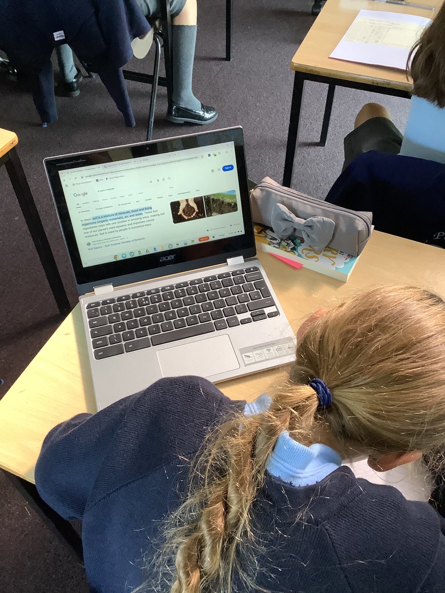 GPSYear5's tweet photo. We’re doing some wonderful scientific research this afternoon all about mixture #gpsscience https://t.co/wxxi7NSaGW