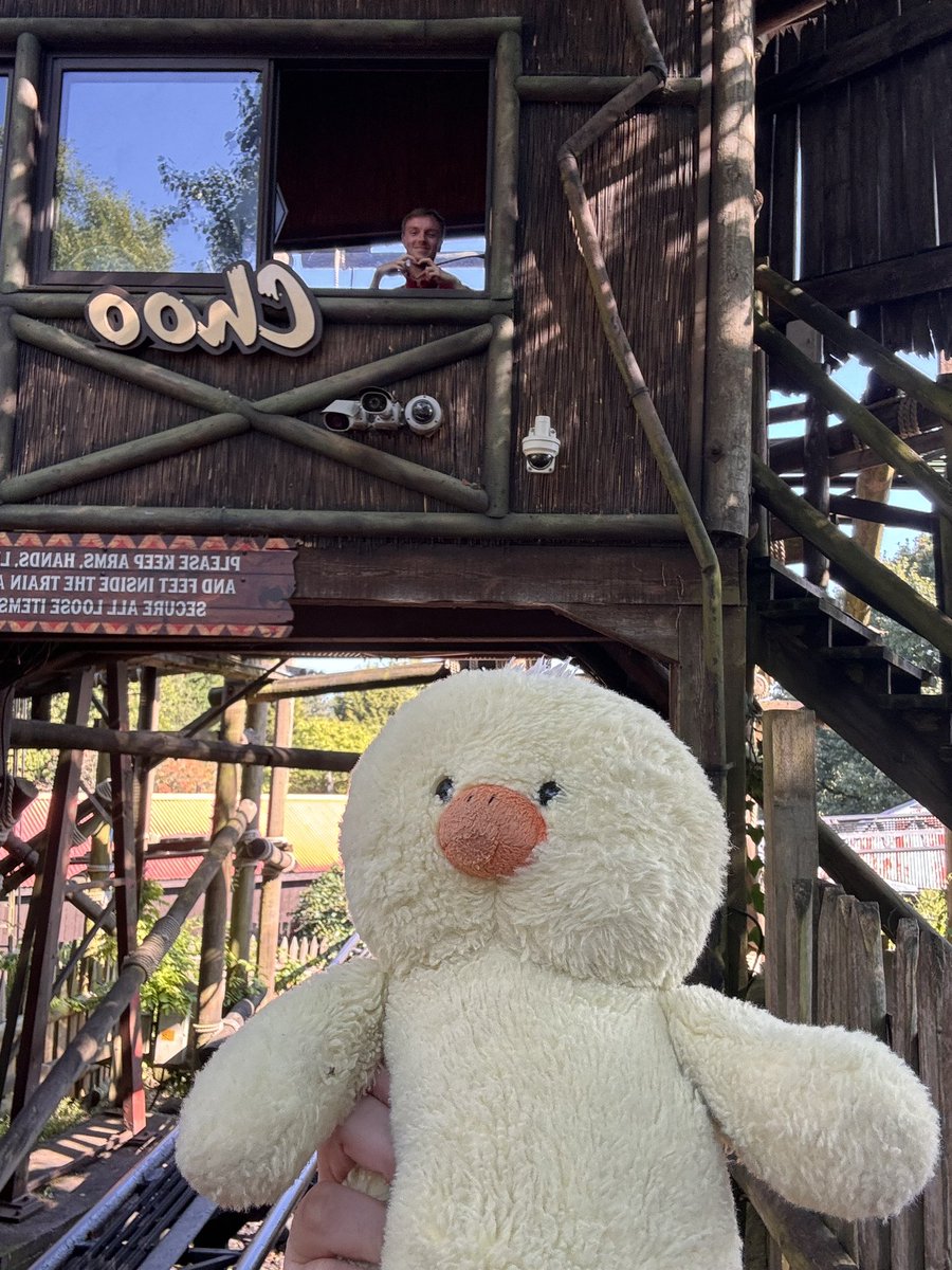 aimeeclxree's tweet photo. hi @altontowers , hoping you can get these to harvey at the runaway mine train — cheese has made a friend for life ! 🥰

and please give this guy a raise , he’s a legend 🫶🏻🫶🏻 https://t.co/ZPJL8jQNsb