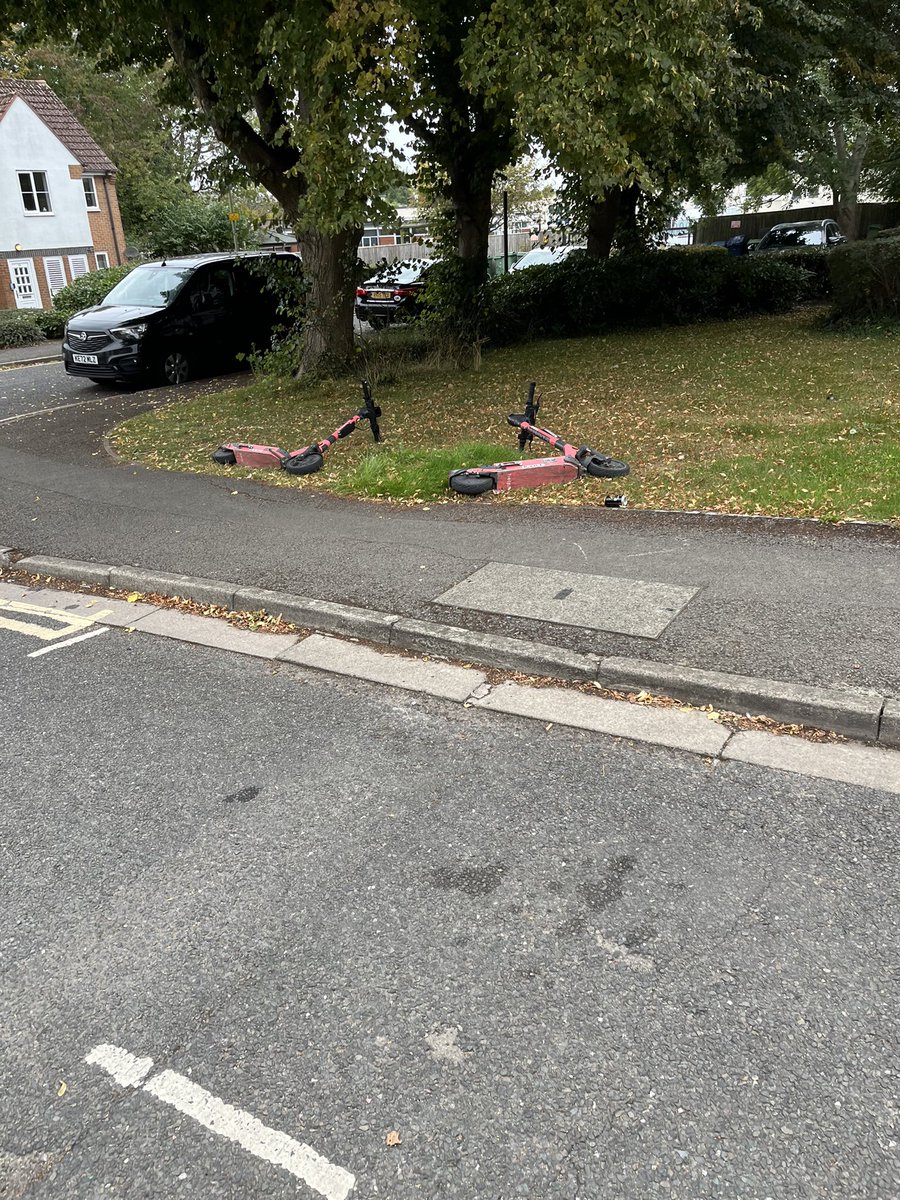 SebastianGooner's tweet photo. Hi @VoiTechnologyUK - bad parking and dumping of scooters on John Garne Way and Marston Road pavements outside @oxford_brookes accommodation today.  No chance to get by if you’re a wheelchair user or with vision impairment. Be great if it can be sorted. Thanks https://t.co/IUjGtnGhxj
