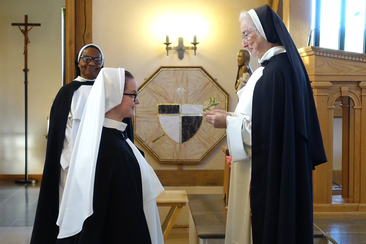 DomSrStJoseph's tweet photo. "In the world you were known as Betheny. From henceforth you will be called Sister Maria Amata, and your Name Feast will be the 8th of June."
🥰Thank you so much for all of your prayers and messages of support for Sr Amata!
#religioushabit #dominicansisters #joy #novitiate https://t.co/DR06yJtclZ