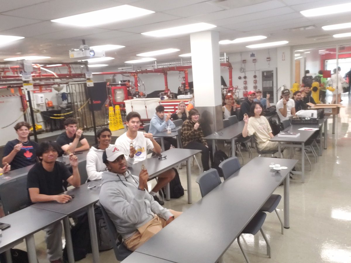 Prof_on_fire tweet media