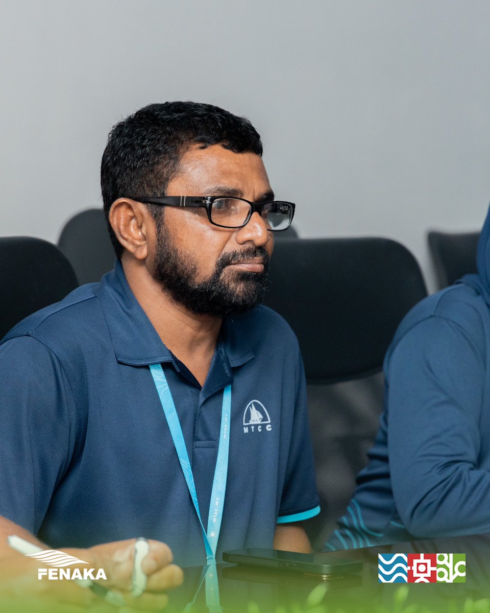 TeamFenaka's tweet photo. ކުންފުނީގެ ޑެޕިއުޓީ މެނޭޖިންގ ޑިރެކްޓަރ ހުސަައިން ޒުޙުރީ އާއި އިސްވެރިން، އެމްޓީސީސީގެ އިސްފަރާތްތަކާ ބައްދަލުކުރެއްވުން،

މި ބައްދަލު ކުރެއްވުމުގައި، ކުންފުނީގެ  ޚިދުމަތްތައް ރަގަނޅު ކުރުމަށް ކުރެވެމުންދާ މަސައްކަތުގެ ތެރެއިން، ދެކުންފުނި ގުޅިގެން ކުރެވެން ހުރި މަސައްކަތްތަކާއި ގުޅޭގޮތުން މަޝްވަރާ ކުރެވުނު.

#TeamFenaka @MTCCPlc