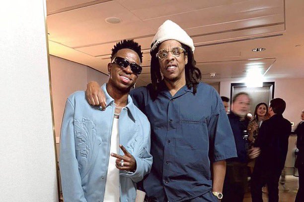 zangobinkss's tweet photo. Il a vendu son âme au diable pour être fort au football c’est dingue #NODIDDY #NOJAYZ #NOILLUMINATY https://t.co/w1xF1NsoyV