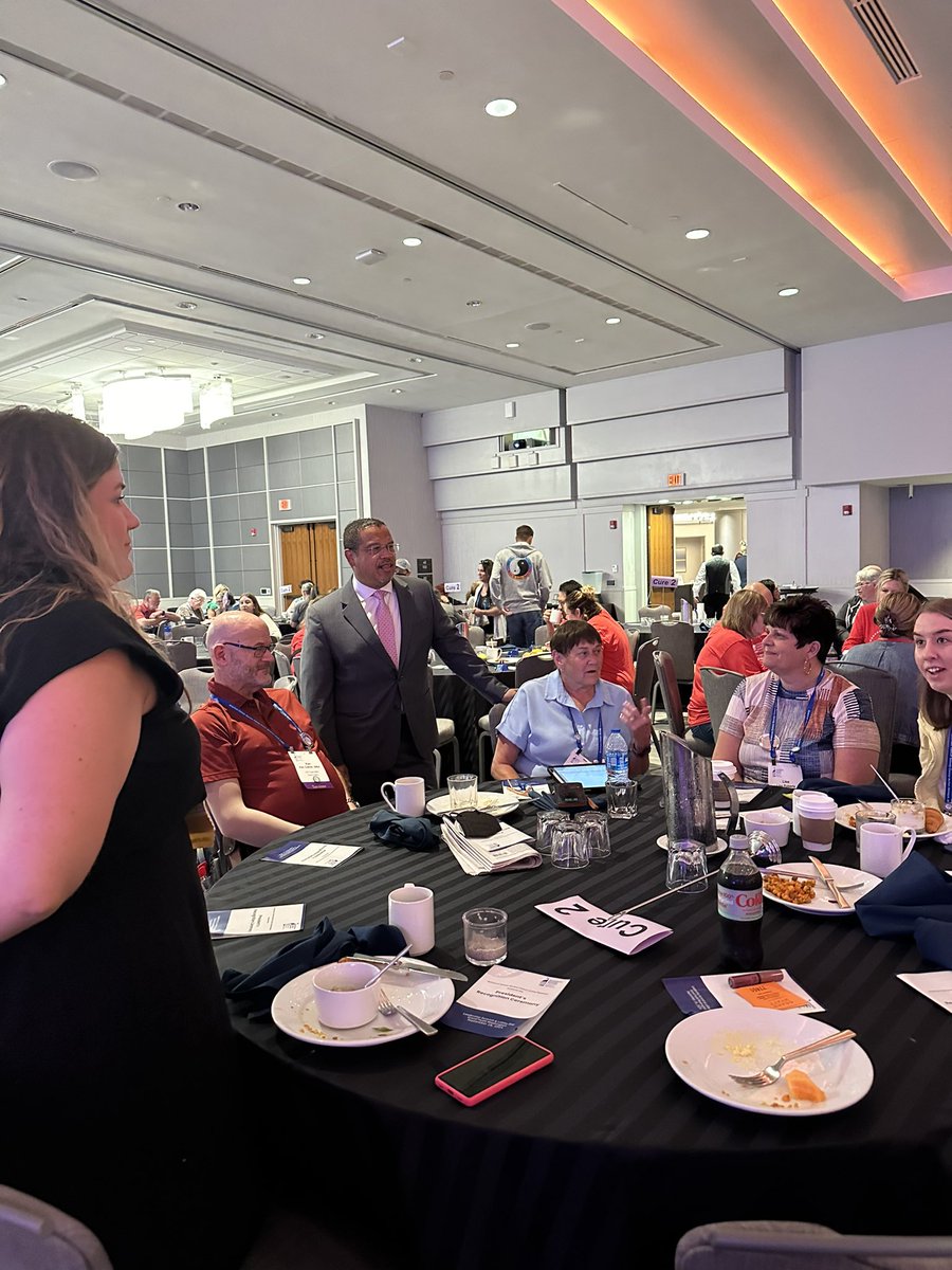 Congratulations to <a href="/AGEllison/">Attorney General Keith Ellison</a> for receiving the <a href="/ACSCAN/">American Cancer Society Cancer Action Network</a> National Distinguished Advocacy Award for his work to take on Big Tobacco &amp; champion medical debt relief for cancer patients &amp; survivors.

AG Ellison, thank you making MN a healthier state for all. #cancerlobbyday