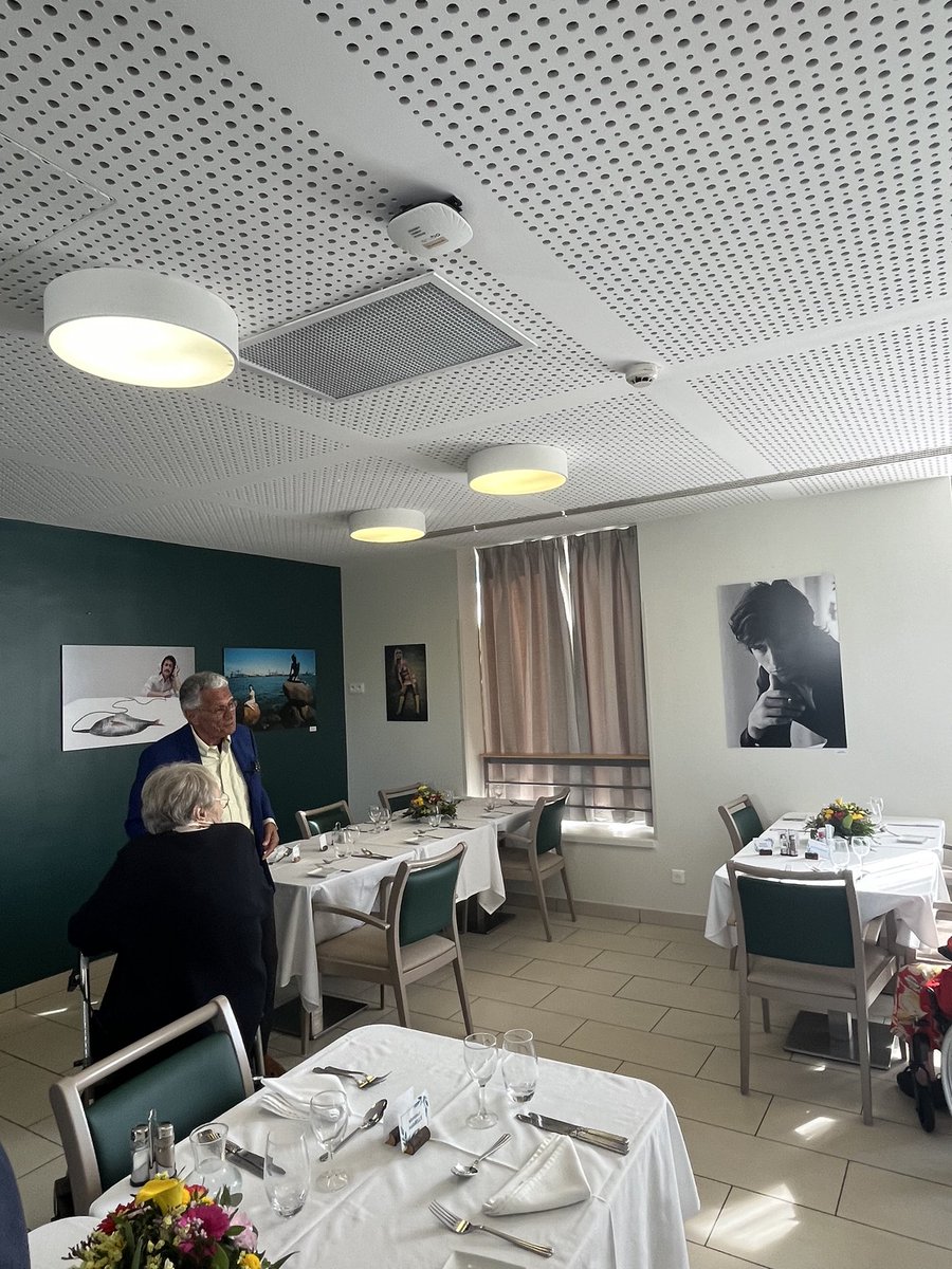 A qq jours de la journée #alzheimer, la résidence La Vallée de la Marne à Joinville le Pont, ouvre ses portes au public pour 1 exposition photos de Jean-Marie Périer "mes années 60". De superbes photos qui servent de supports pour stimuler la mémoire des résidents. #souvenirs