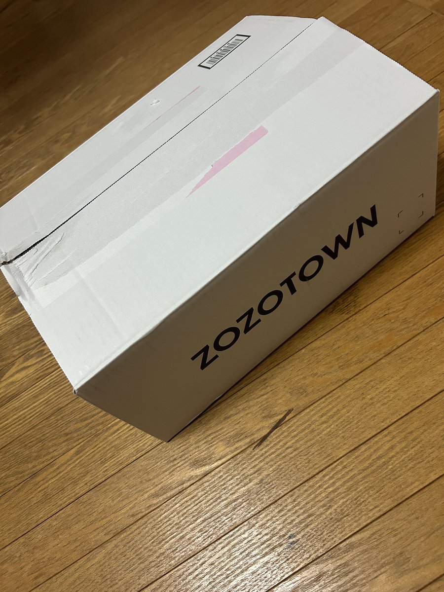 mgacha3's tweet photo. 白箱届いた📦🤍
#ZOZOWEEK箱CP https://t.co/1dBgHvCEdk