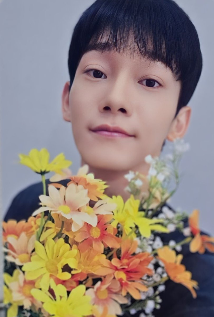 DAESCANS's tweet photo. [SCAN] CHEN DOOR - MAKESTAR FLOWER VIDEO CALL PCS (front) #CHEN #첸 @CHEN_INB100 https://t.co/pfTo4ddP30