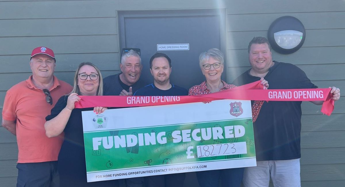 Suffolk Football Association (@suffolkfa) on Twitter photo New facilities mean that <a href="/HundonFC/">Hundon FC</a> are able to return home after four years in exile...
rb.gy/dyek5x
<a href="/FootballFoundtn/">Football Foundation</a>
<a href="/MHGoals/">MHGoals Ltd</a>
#AThrivingLocalGame New facilities mean that <a href="/HundonFC/">Hundon FC</a> are able to return home after four years in exile...
rb.gy/dyek5x
<a href="/FootballFoundtn/">Football Foundation</a>
<a href="/MHGoals/">MHGoals Ltd</a>
#AThrivingLocalGame