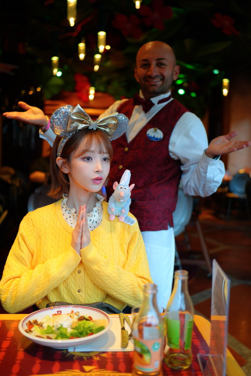 写真撮ってたらしれっとポーズ撮ってたりするの！
皆さん本当お茶目で楽しい😂 https://t.co/kt3haYUKaq