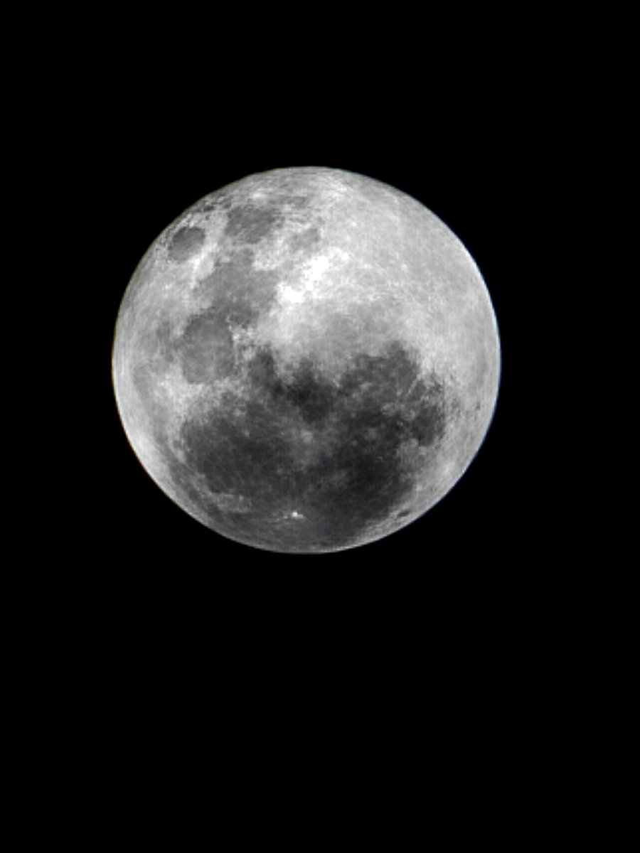 Harvest Moon tonight.

#Melbourne #MelbourneNights