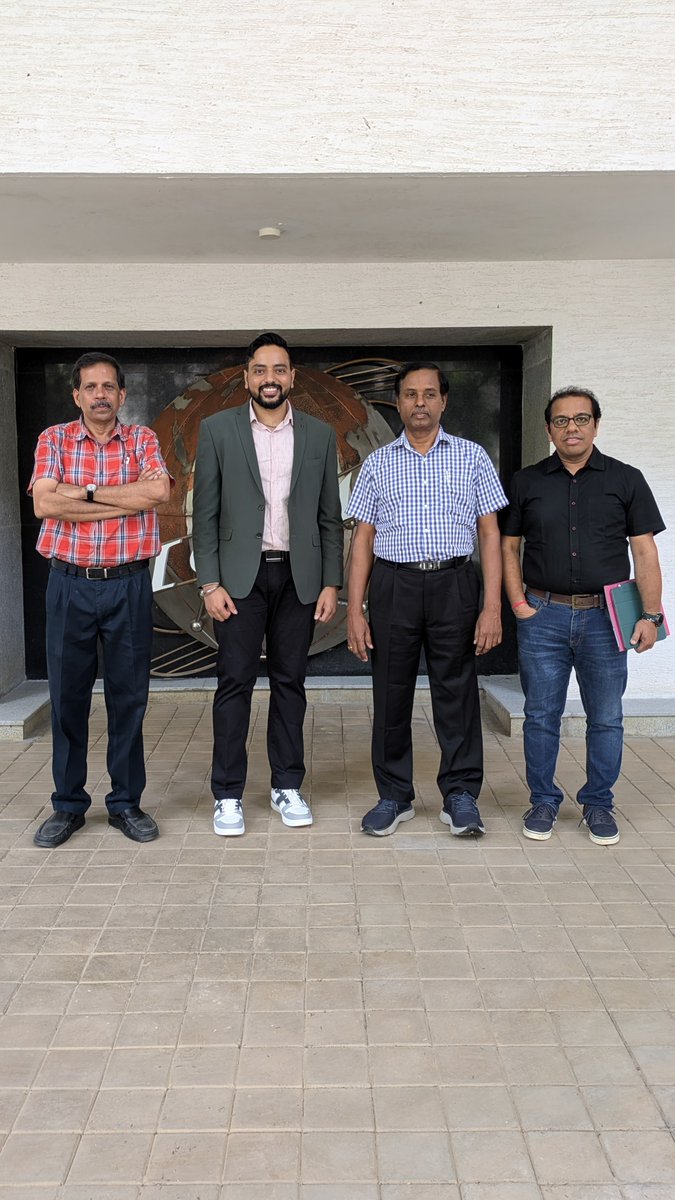 QuantumMatLab's tweet image. A heartfelt shoutout to @raorahul25497 for successfully defending his thesis! Congratulations on earning the title of Doctor!