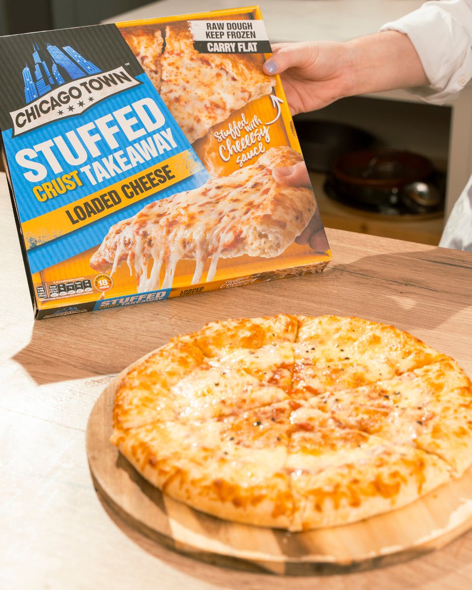 loaded cheesy stuffed crust??? don't mind if i do 🤤 

#chicagotown #pizza #toppings #pizzatime #pizzalover #instafood #pizzagram #dailypizza #foodie #yummy #tasty #takeaway