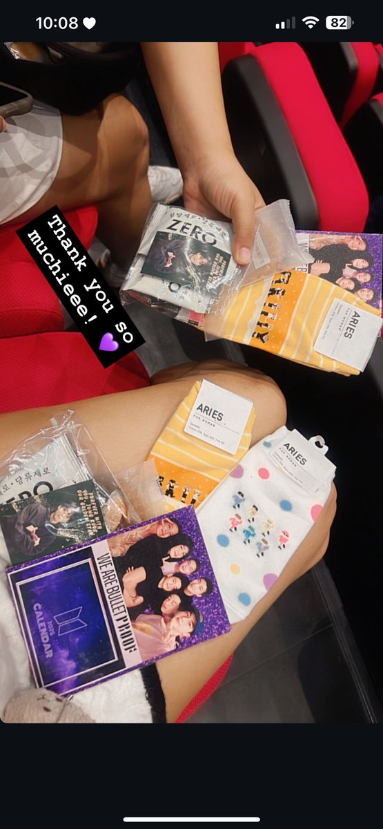 So worth it!!!!!!! Bigla ko tuloy namiss ang tanniessss 😭😭😭💜💜💜💜

So cutie ng mga binigay ng co army kanina hihihi