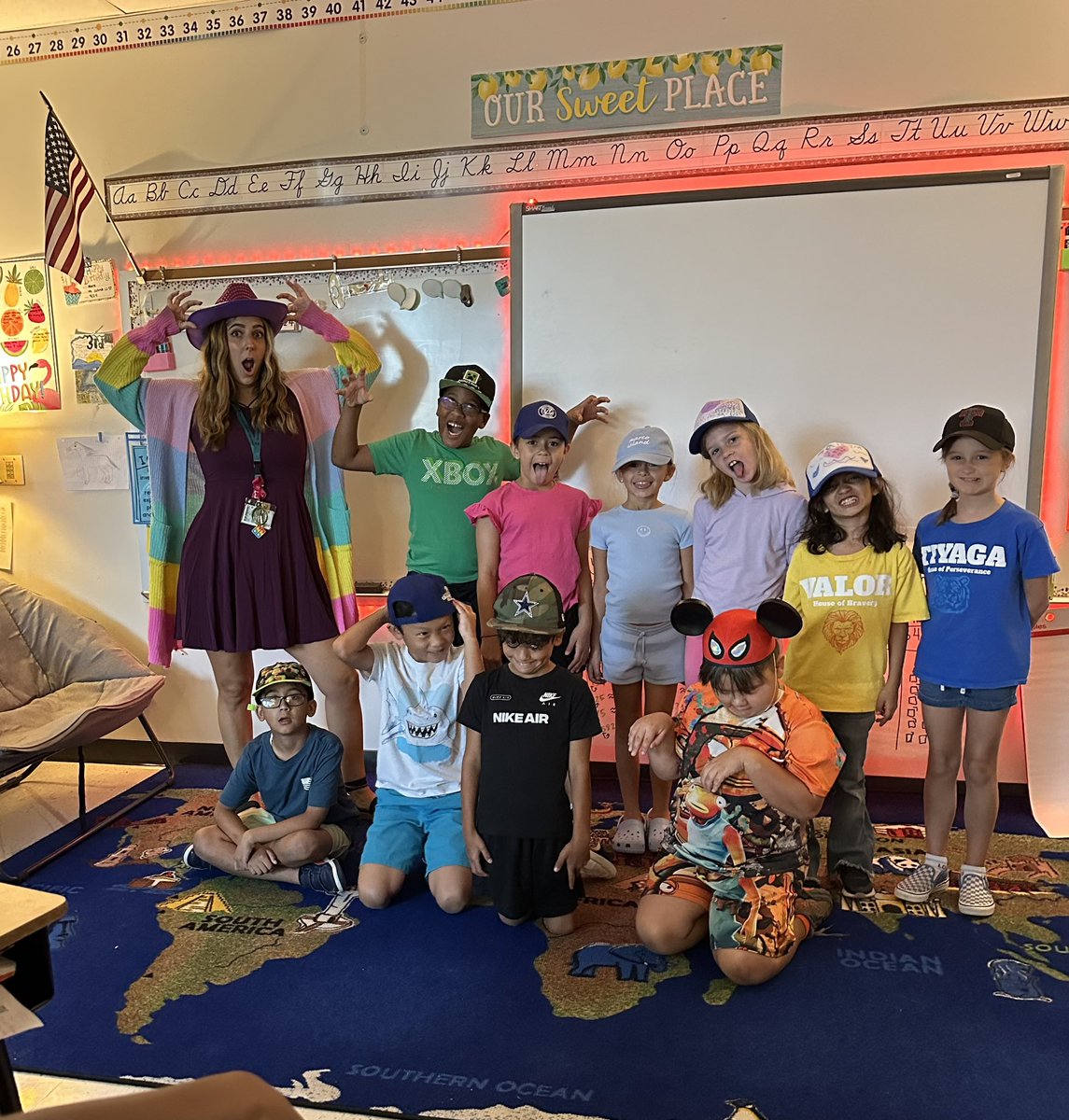 LewisvilleISD's tweet image. Today, LISD students are putting on their thinking caps to focus on 𝓽𝓱𝓲𝓷𝓴𝓲𝓷𝓰 𝓴𝓲𝓷𝓭𝓵𝔂 🧢 

Kind thoughts lead to kind actions that create kind communities!

#LISDBeKind #everyONE #OneLISD