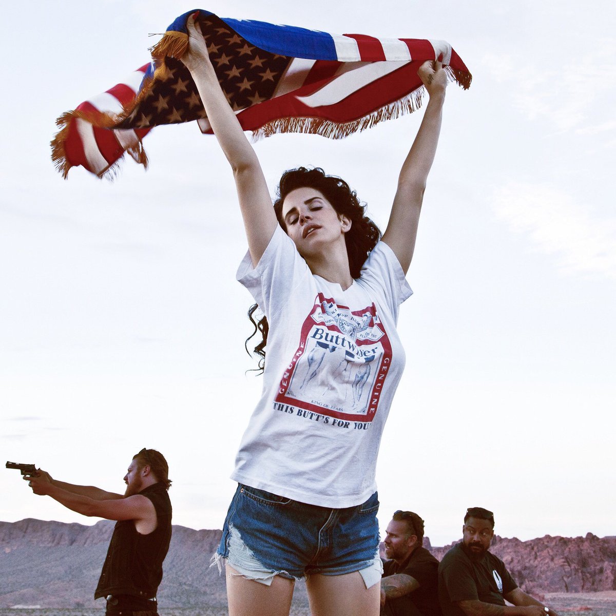 “American” by Lana Del Rey has now surpassed 100 MILLION streams on Spotify.

— It's her 77th song to reach this milestone.