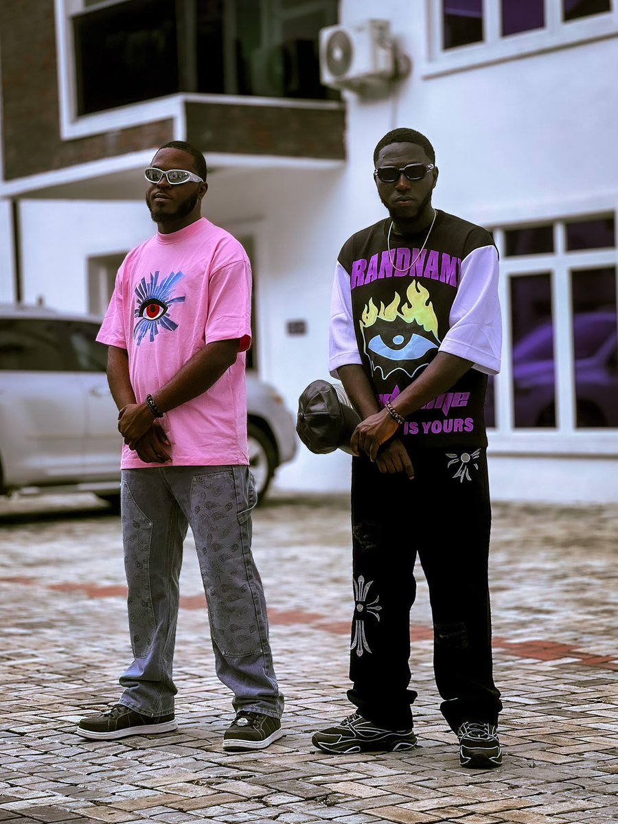 Musical_Stringz's tweet image. Where words fail, music speaks.
Keep streaming my 2 new singles 
# Whogoesder
#yours
#STRINGZ 

audiomack.com/sydneystringz/…

audiomack.com/sydneystringz/…