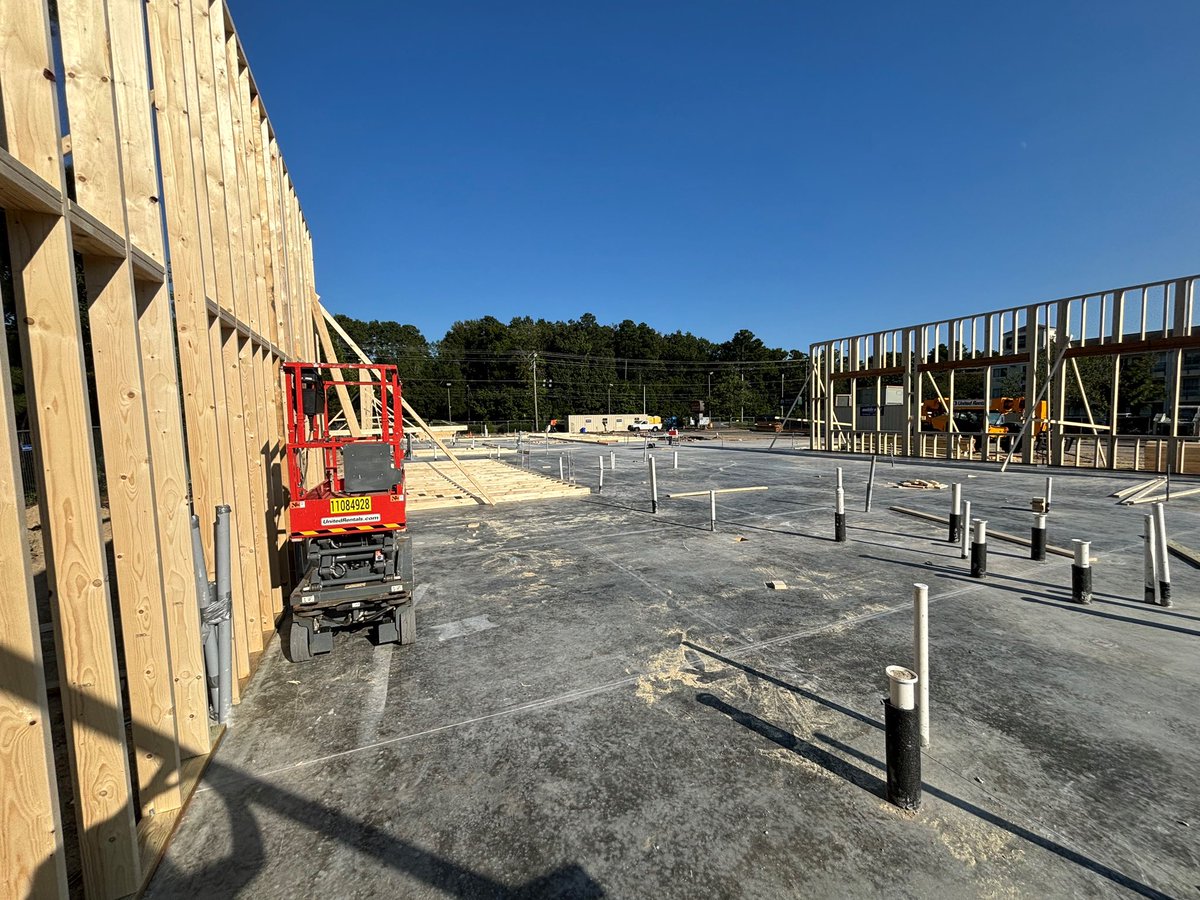 N_R_Design's tweet image. Construction Update👷‍♂️:

Exciting progress at Golden Corral in Durham, NC! Concrete is poured and exterior wall framing has begun. 

Stay tuned for more updates! 

#lmhtassociates #designfirm #goldencorral #construction #restaurant