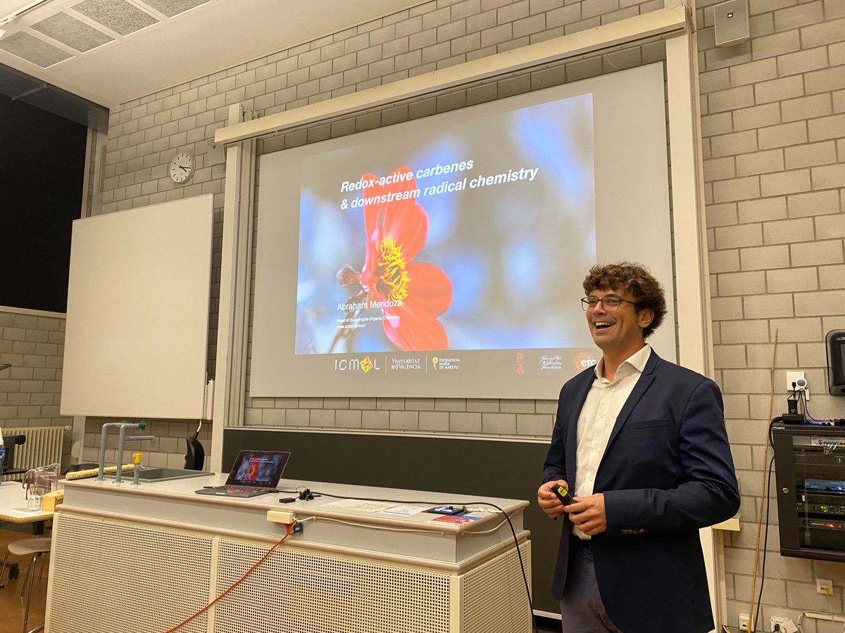 LcsoLab's tweet photo. Organic seminars are back @EPFL_CHEM_Tweet : first Prof Mendoza @MendozaLab from the university of Valencia https://t.co/zPwqfSdb5k