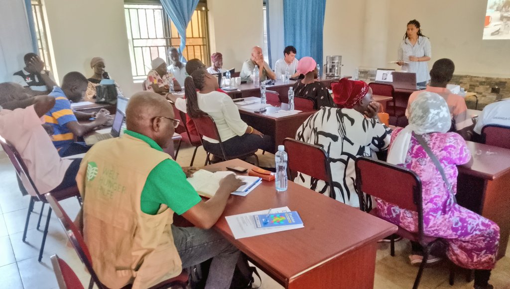 CEFTRAWESTNILE's tweet image. Today, during the  Local Stakeholders Consultation Meeting for Gold Standard Carbon Project Activity, organized by #EquatoriaCleanCooking (ECC).

It aimed; "To minimize excess emission of C02 to atmosphere  &amp;amp; help communities shift from local to modern way of cooking"
#ECC #VPAs