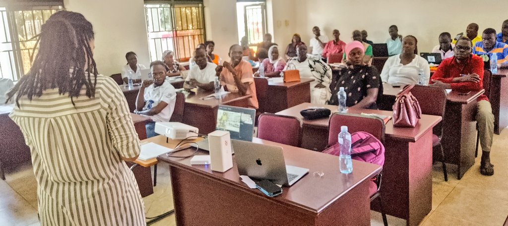 CEFTRAWESTNILE's tweet image. Today, during the  Local Stakeholders Consultation Meeting for Gold Standard Carbon Project Activity, organized by #EquatoriaCleanCooking (ECC).

It aimed; "To minimize excess emission of C02 to atmosphere  &amp;amp; help communities shift from local to modern way of cooking"
#ECC #VPAs