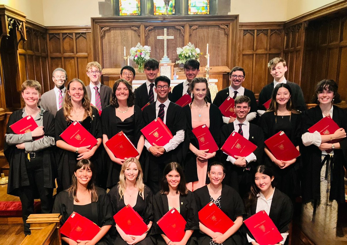 downingcollege's tweet photo. Over the summer, @ChoirDowning  embarked on their annual Summer Tour, this year to the USA. Their travels took them from New York City to Connecticut and then Vermont. 🇺🇸✈️

Louisa Denby, Director of Music, provides a detailed account of the Tour: https://t.co/FD8VhN34m3 https://t.co/uULGeEwz31